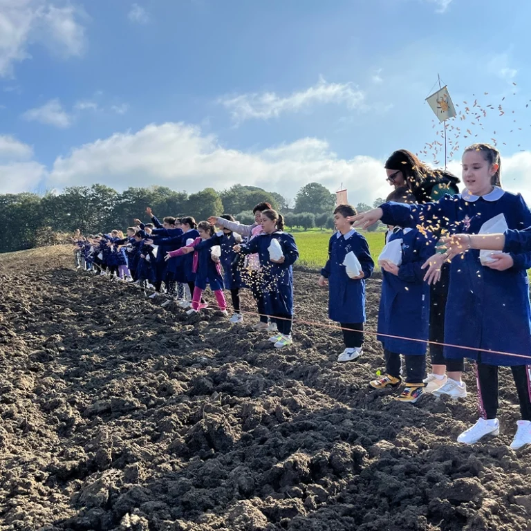 Rito di semina collettiva